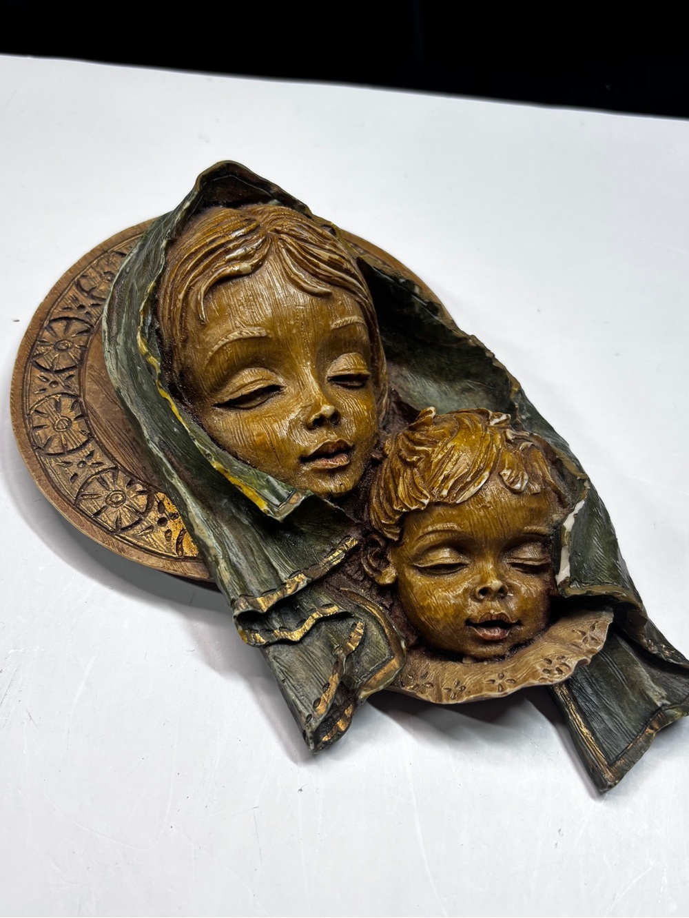 VINTAGE MADONNA AND CHILD WALL HANGING MADE IN ITALY